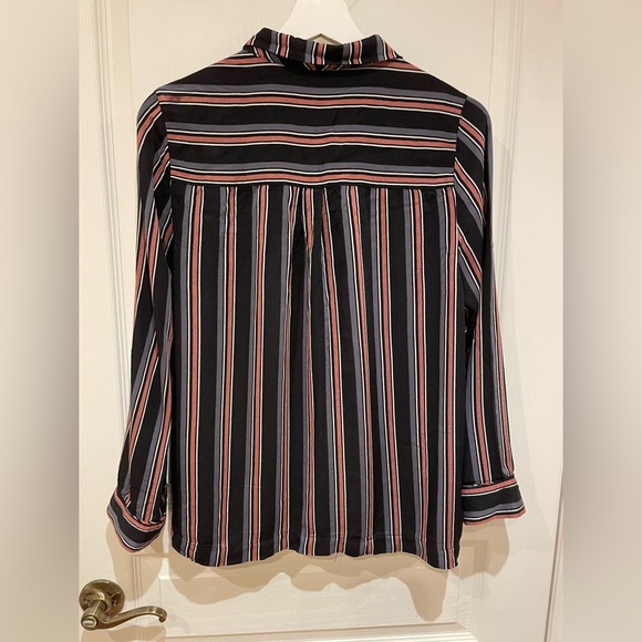 ⭐️ Paper Label Blouse - Small - Picture 3 of 4